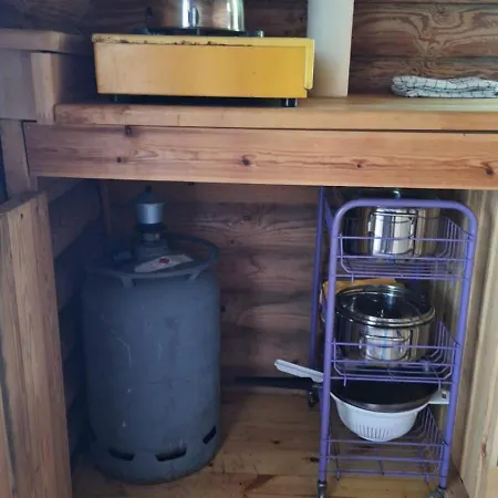 Metsaesydaen Moekki 4 Mettaepoeyroeoe Camping