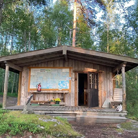 Camping Metsaesydaen Moekki 4 Mettaepoeyroeoe