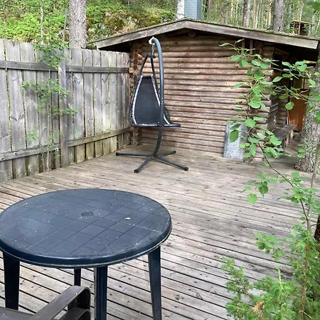 Metsaesydaen Moekki 4 Mettaepoeyroeoe Кемпинг *