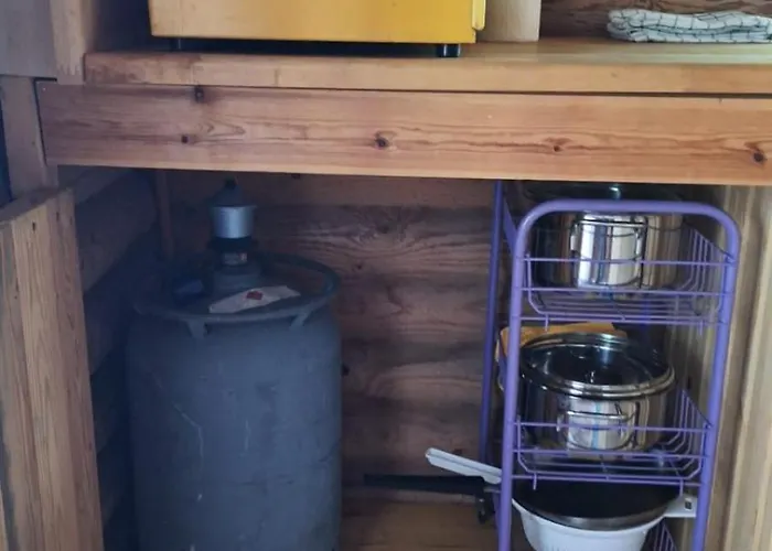 Metsaesydaen Moekki 4 Mettaepoeyroeoe Camping