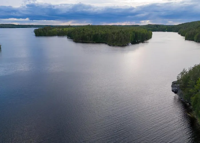 Metsaesydaen Moekki 4 Mettaepoeyroeoe Camping Puumala